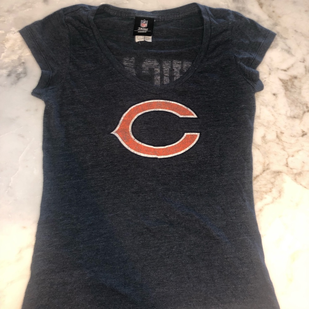 Official NFL apparel Chicago bears woman’s shirt